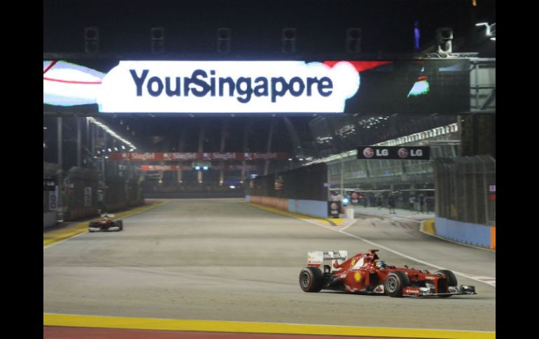 Fernando Alonso durante su participación en Singapur. XINHUA  /