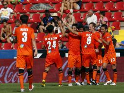 El equipo del Levante celebra la primera anotación del partido. EFE  /