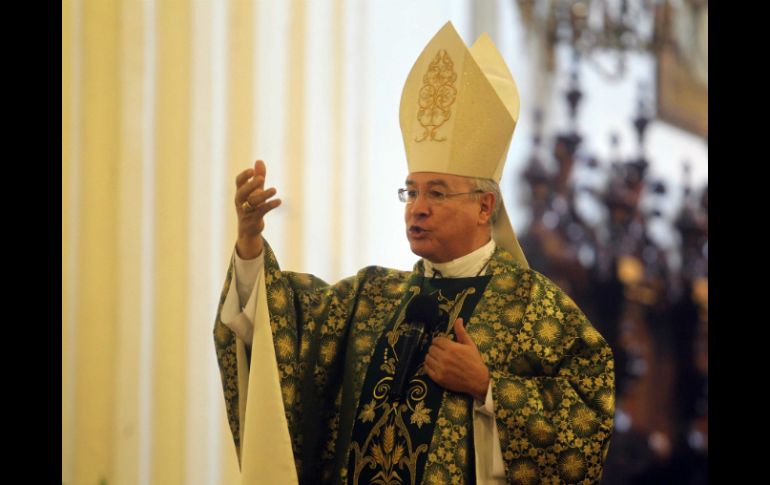 El cardenal Francisco Robles Ortega, ofreció misa en la catedral de Guadalajara.  /