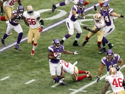 Acción del partido entre los Vikingos y los 49ers de San Francisco. AP  /