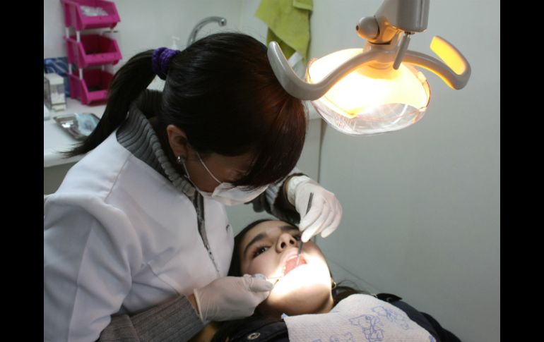 Recomiendan visitar al dentista cada seis meses, pero en caso de padecer diabetes deberá hacerse con mayor frecuencia. ESPECIAL ID  /