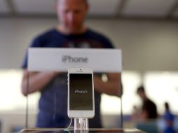 El iPhone 5 se está vendiendo a un ritmo mayor al ritmo de su fabricación. AFP  /