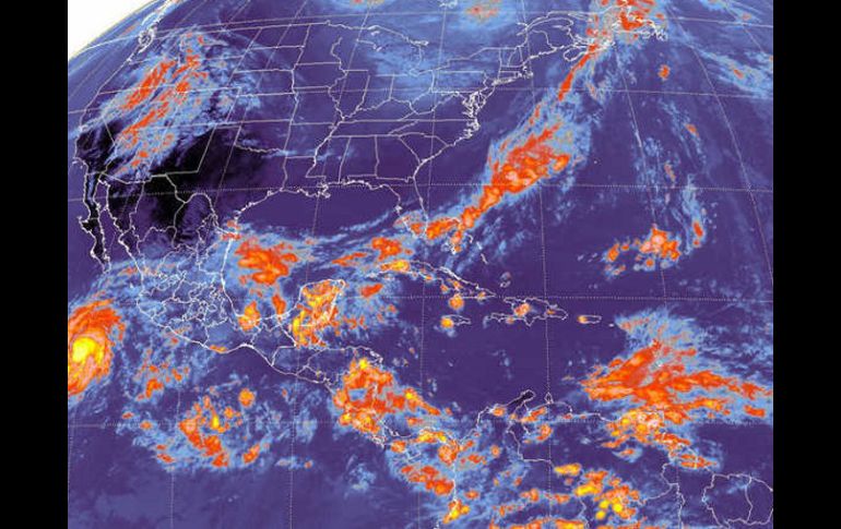 Imagen del Servicio Meteorológico Nacional en la que puede observarse el huracán Miriam, en el Pacífico mexicano. ESPECIAL  /