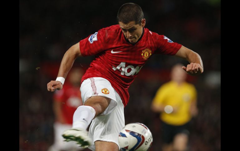 Javier 'Chicharito' Hernández saca un disparo durante el encuentro de Copa. REUTERS  /