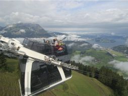 Este teleférico, adaptado para discapacitados, no es como los otros: su cabina puede acoger a 60 pasajeros (30 en cada nivel). EFE  /