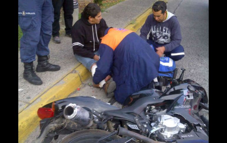 El motociclista resultó con lesiones de consideración, pero que no ponen en peligro su vida.  /