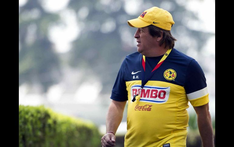 Miguel Herrera sabe que se juega la calificación en la semana. MEXSPORT  /