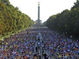 Alrededor de cuarenta mil personas se inscribieron para participar en la 39 edición de la Maratón Internacional de Berlín. EFE  /