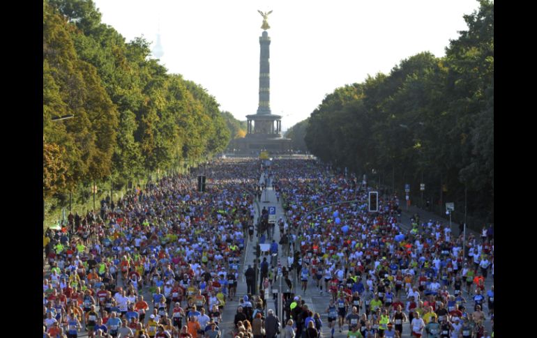 Alrededor de cuarenta mil personas se inscribieron para participar en la 39 edición de la Maratón Internacional de Berlín. EFE  /