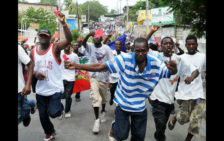 Miles marchan contra la supuesta corrupción del Gobierno haitiano. AFP  /