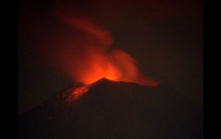 La actividad del volcán Popocatépetl en las últimas 24 horas registró un incremento. ARCHIVO  /