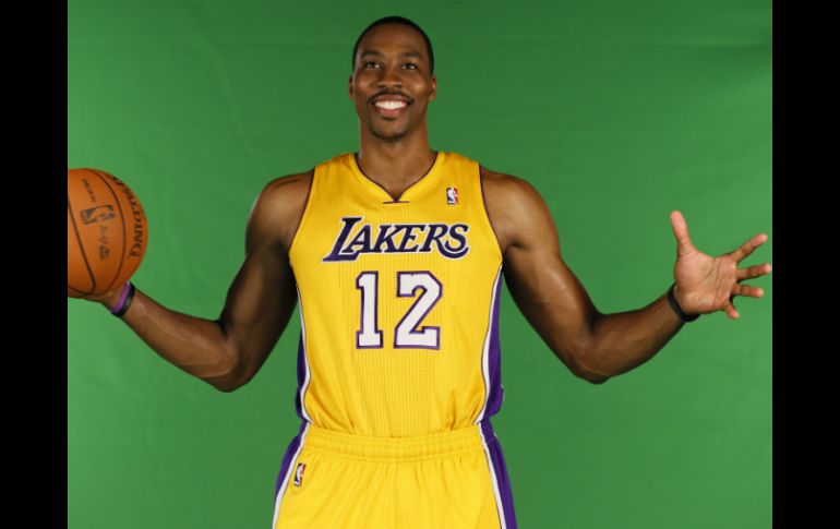 Dwight Howard confesó que admira el liderazgo de Kobe Bryant y Pau Gasol. XINHUA  /