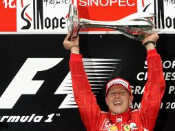 Schumacher, de 43 años, fue siete veces campeón mundial de Fórmula 1. AP  /