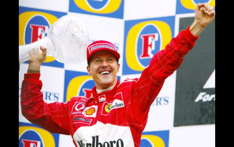 Imagen de archivo del alemán celebrando un podio en Spa-Francorchamps, en 2002. AFP  /