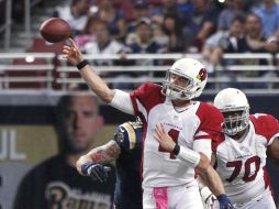 El mariscal de Arizona Kevin Kolb completó 28 de los 50 envíos que intentó para un avance de 289 yardas.REUTERS  /