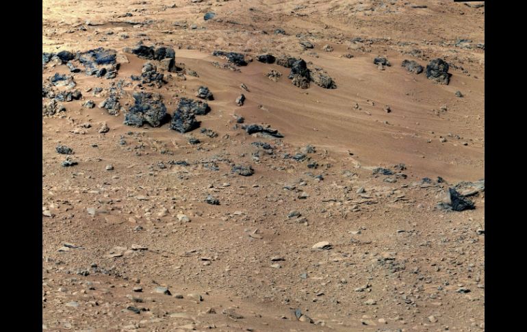 Superficie rocosa donde la pala del brazo del robot Curiosity de la NASA empezará a trabajar.  EFE  /