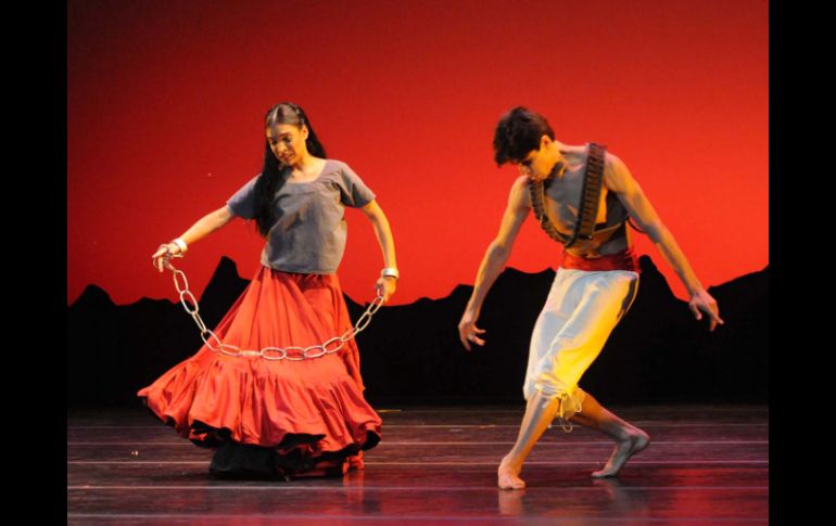 La pieza coreográfica ''Tierra'', presentada por la Compañía Nacional de Danza. ARCHIVO  /