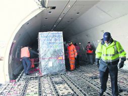 Aeropuertos de todo el mundo deben ajustar sus medidas de seguirdad para garantizar la integridad de los cargamentos. ESPECIAL  /