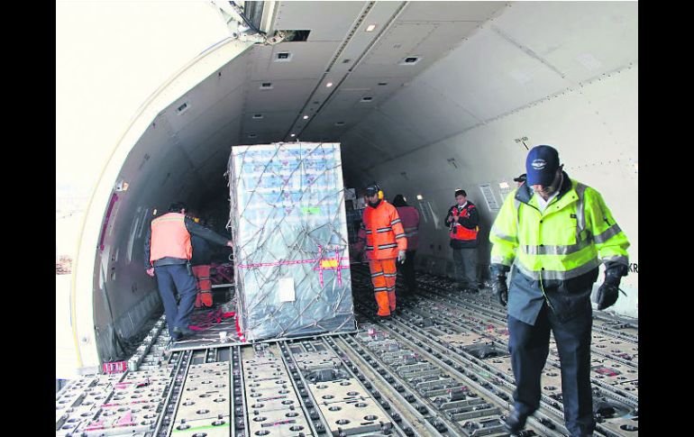 Aeropuertos de todo el mundo deben ajustar sus medidas de seguirdad para garantizar la integridad de los cargamentos. ESPECIAL  /