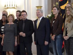 Bono sostuvo un encuentro con el jefe del Estado de Alemania, Joachim Gauck para discutir la situación en Africa. EFE  /