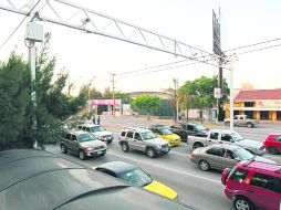 Con las cámaras Luz Roja,quien acelere en lugar de frenar con el semáforo en amarillo o invada la zona peatonal,recibirá una infracción  /