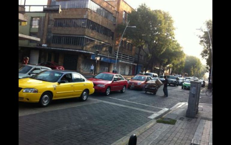 Durante las primeras horas de la mañana, es habitual que el primer cuadro de la ciudad sufra complicaciones vehiculares.  /