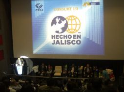 El coordinador de Industriales de Jalisco, Manuel Herrara, durante la presentación de la campaña.  /