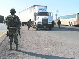 Vigilados. Marinos patrullan Coahuila tras la muerte de Heriberto Lazcano. XINHUA  /