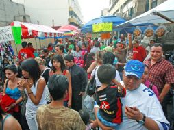 Durante La Romería se pueden encontrar durante todo el recorrido diferentes puestos.  /