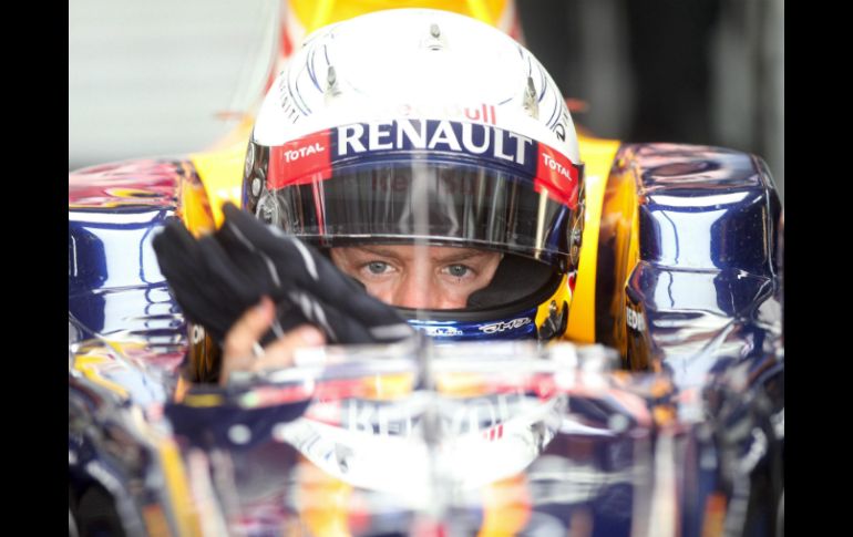 Sebastian Vettel antes de correr la segunda sesión de entrenamientos libres. EFE  /