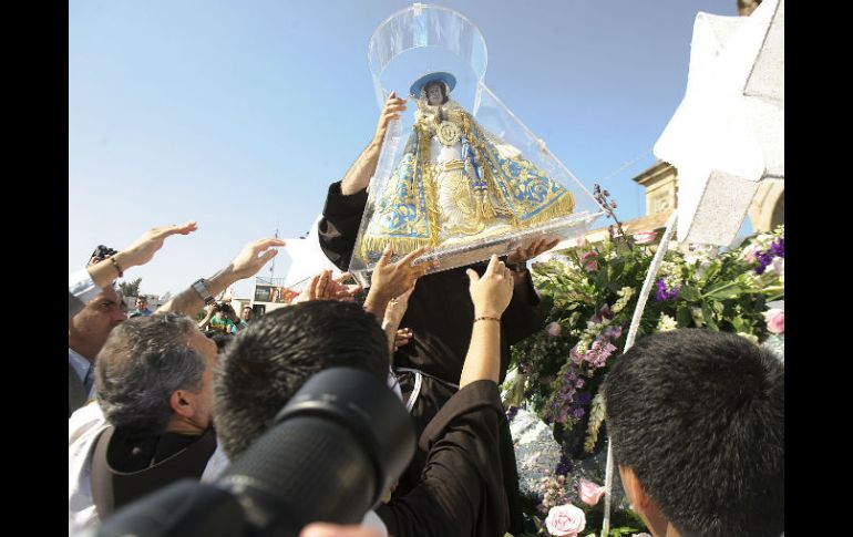 Imagen de la Virgen a su llegada a la Basílica de Zapopan.  /