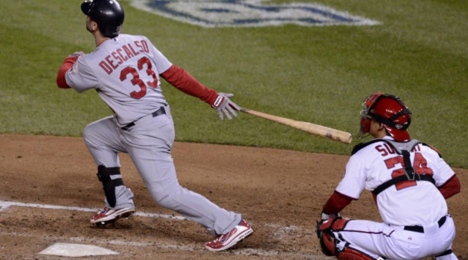 El segunda base de Cardenales Daniel Descalso (33) bateó un cuadrangular. EFE  /