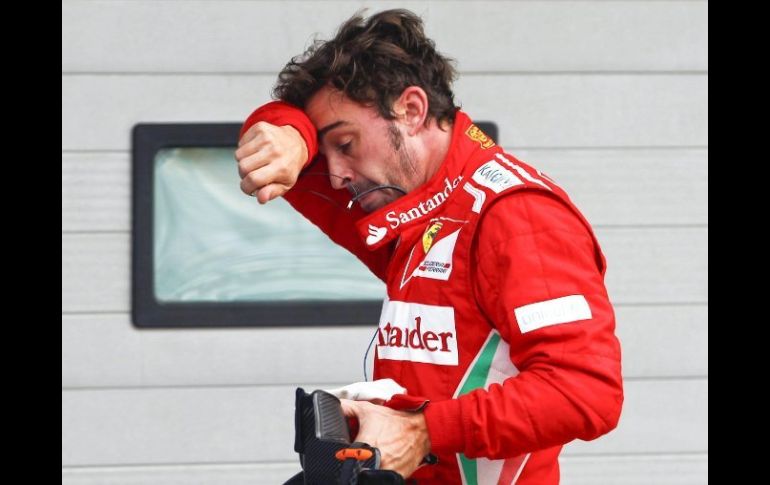 El piloto español de Fórmula Uno Fernando Alonso, de Ferrari, tras la clasificación en el circuito de Yeongam en Corea del Sur. EFE  /