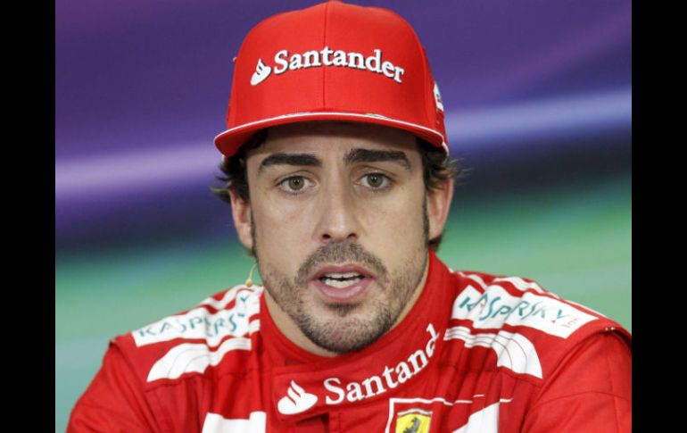 Fernando Alonso ofrece una rueda de prensa tras la carrera del Gran Premio de Corea en el Circuito de Yeongam en Corea del Sur. EFE  /