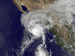 Fotografía satelital del huracán ''Paul'' en Baja California Sur. AFP  /