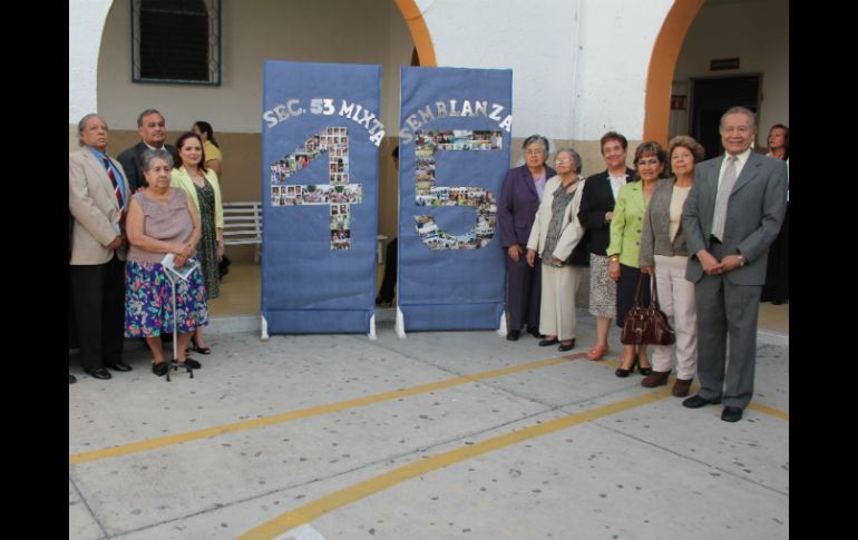 La escuela secundaria mixta 53 ''Laura Gonzalez Arreola''.  /