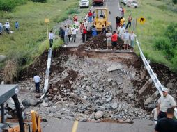 ''Paul'' dejó daños como cortes e interrupciones en carreteras de Baja California Sur. EL UNIVERSAL  /