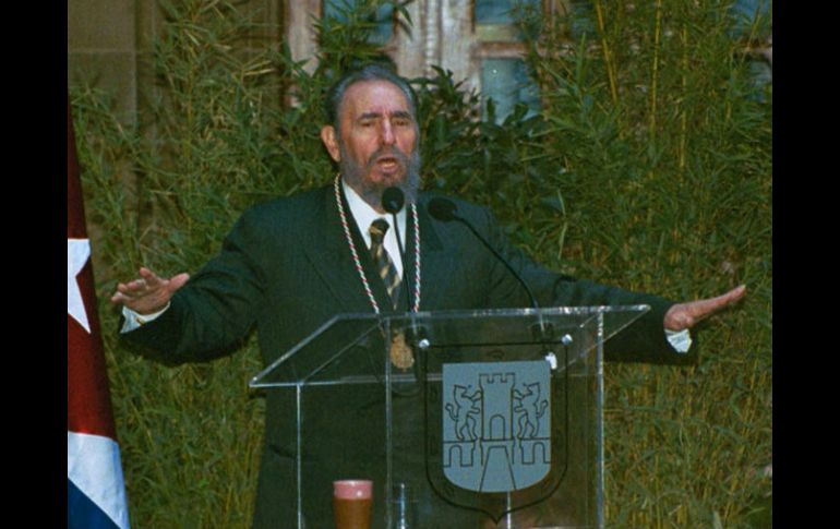 Fidel envía felicitación a graduados de instituto que inauguró. ARCHIVO  /