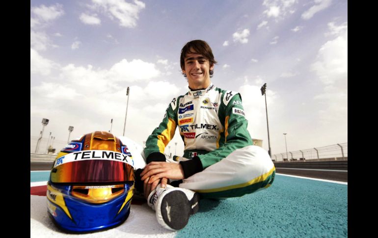 El mexicano volverá a conducir un Sauber F1 en ensayos Abu Dhabi. ARCHIVO  /