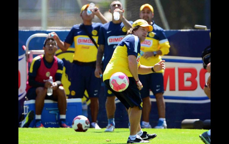 'Piojo' descarta que Rosinei salga del equipo antes de que termine el torneo. ARCHIVO  /