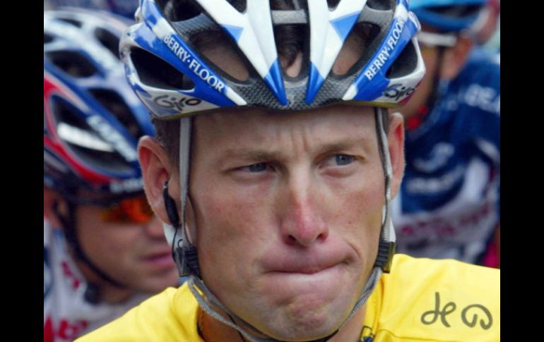 La UCI ha citado a los medios en un hotel de Ginebra el próximo lunes para discutir el caso Lance Armstrong . ARCHIVO  /