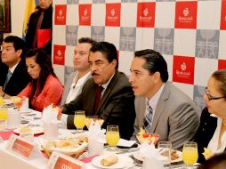 Ramiro Hernández y Andre Max Miranda presidieron la presentación de la medalla al Mérito Deportivo. ESPECIAL  /