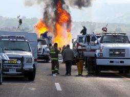 La fuga del ducto de Pemex quedó controlada desde las diez y media de la mañana, según informaron técnicos de la paraestatal.  /