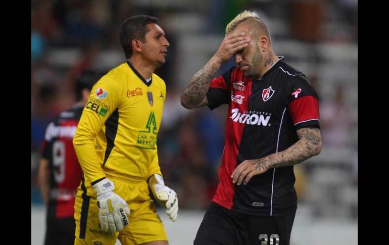 Vicente Matías Vuoso lamenta una falla en el partido ante San Luis; los Zorros hablaron con su directiva del paso del equipo. MEXSPORT  /