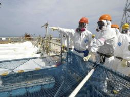 El accidente en Fukushima mantiene evacuadas a alrededor de 52 mil personas en la zona. ARCHIVO  /