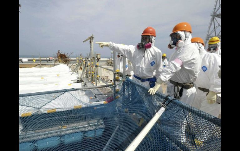 El accidente en Fukushima mantiene evacuadas a alrededor de 52 mil personas en la zona. ARCHIVO  /