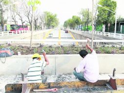 DETALLES MENORES. Luego de que el tráfico fuera normalizado, sólo faltaba concluir con trabajos en jardineras y retornos.  /