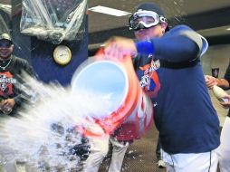 Todos felices. Miguel Cabrera celebra, tras eliminar a los Yankees en la Serie de Campeonato. AP  /