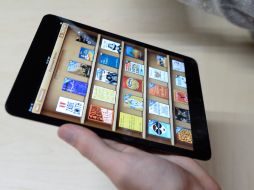 El iPad mini pesa poco más de 300 gramos, casi la mitad que la tercera versión del iPad. XINHUA  /