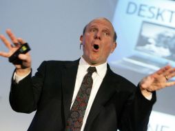 Steve Ballmer presenta el nuevo producto de Microsoft, en Alemania. AP  /